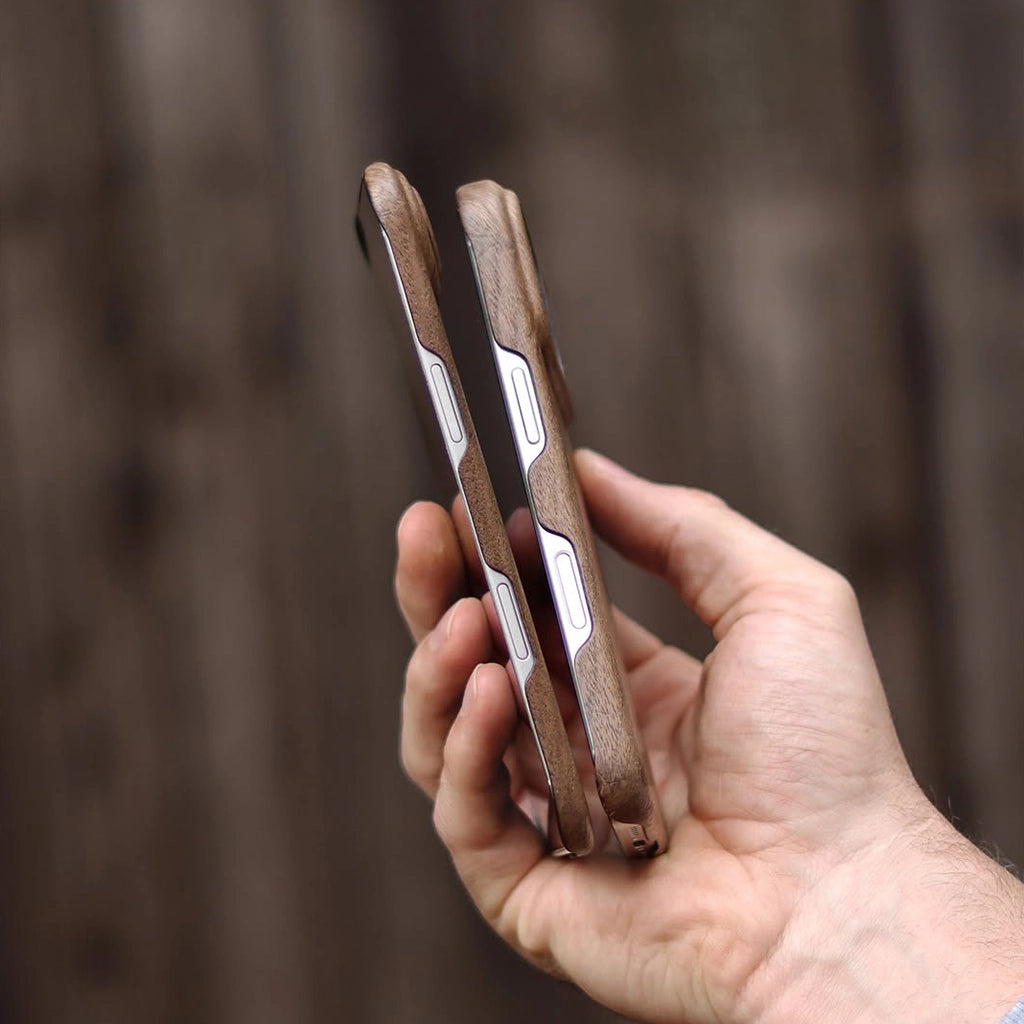 RAUW Houten iPhone Air en Pro Hoesje van echt hout walnoot
