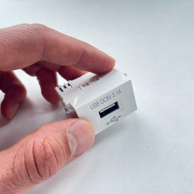 230 V > USB Module P'uur