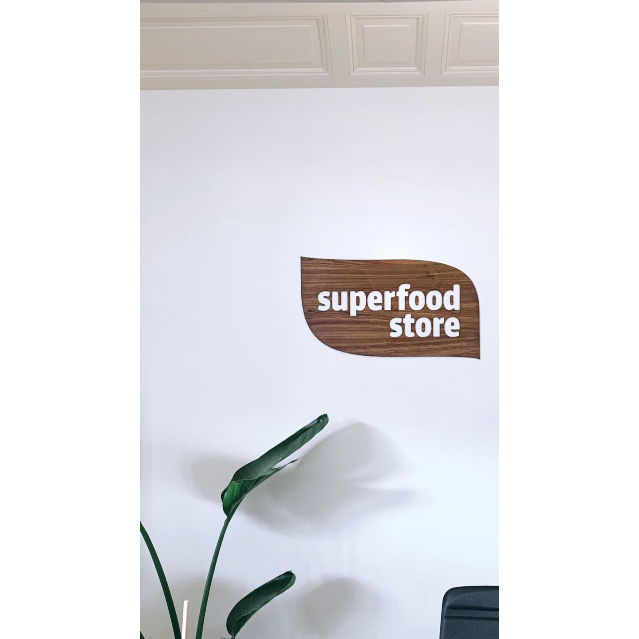 3D logo hout aan de muur - zelfklevend
